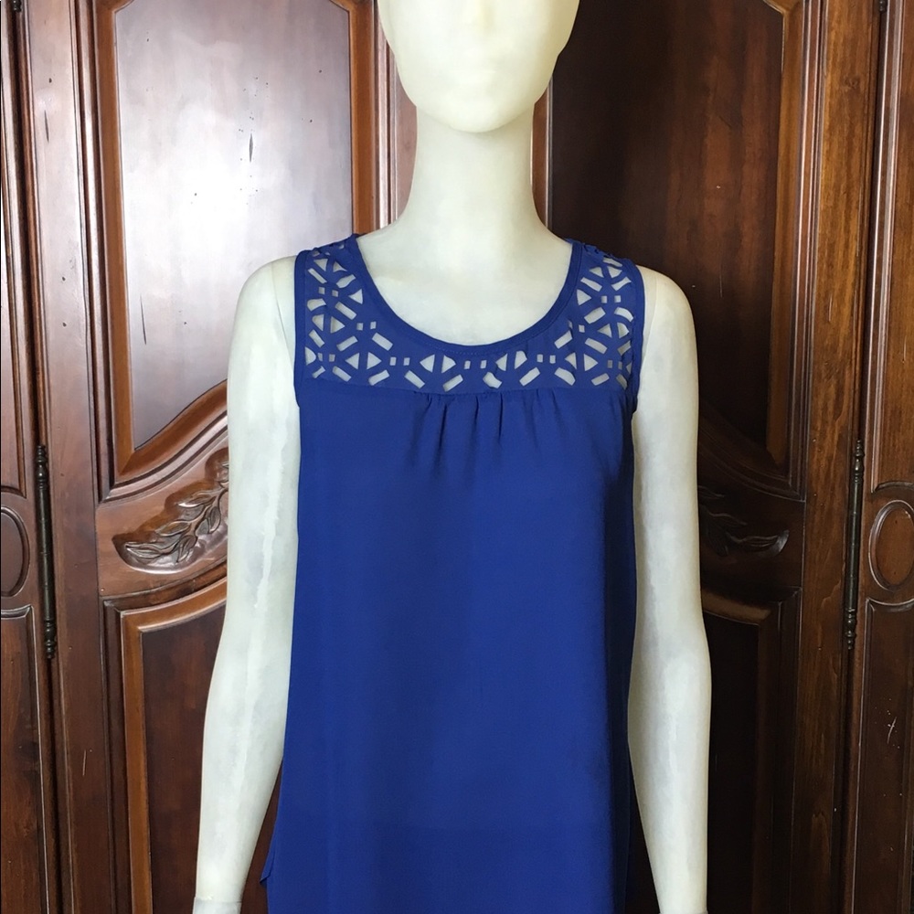 Ocean Blue Cut Out Pattern Top - Picture 2 of 6